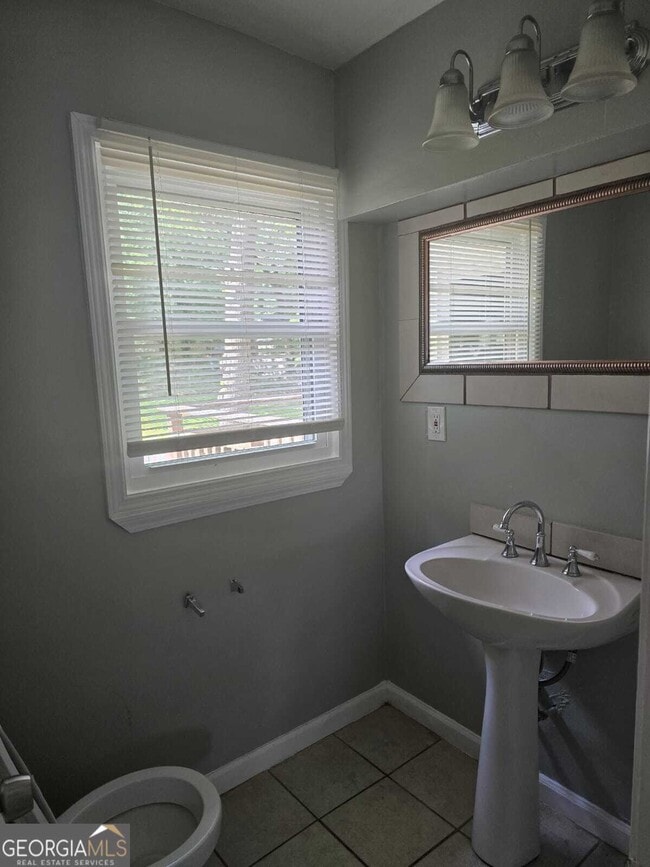 Building Photo - 2466 Spring Garden Dr SW