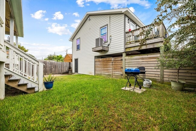 Building Photo - 5219 Avenue Q