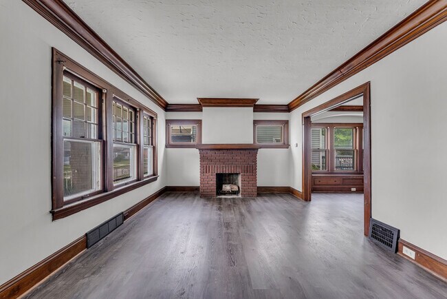Building Photo - 18751 Monterey Ave