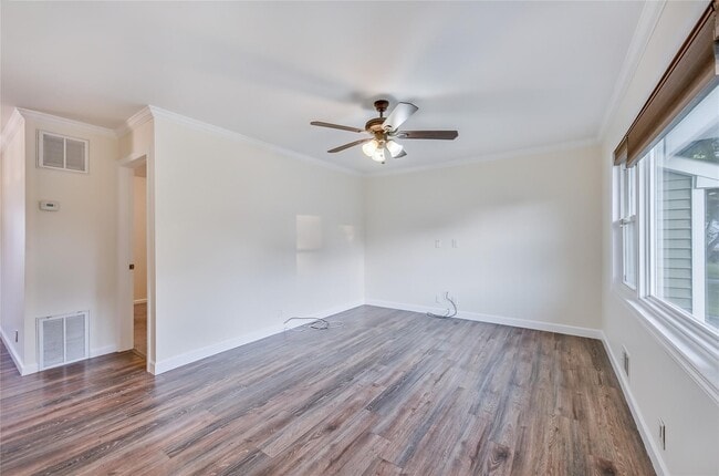Building Photo - 22 S Haven Dr