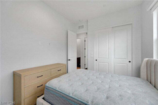 Building Photo - 3348 Esker Rdg Ave