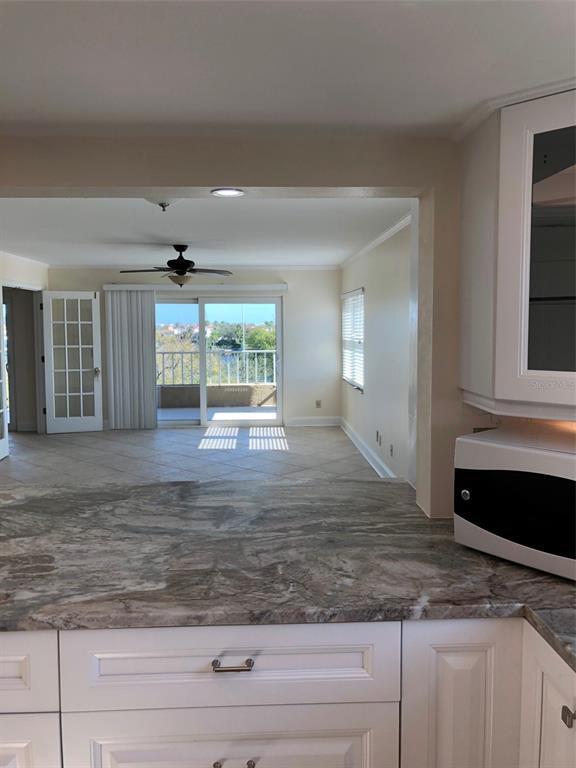 Building Photo - 160 Columbia Dr