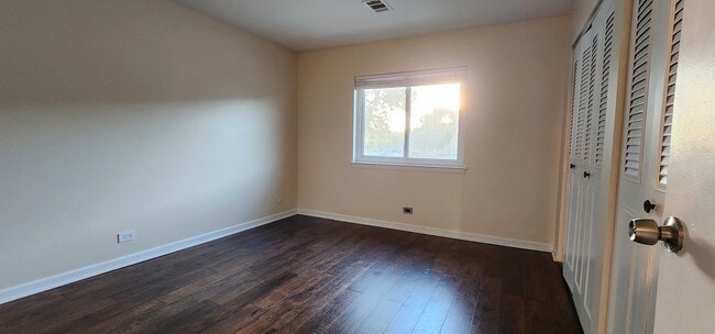 Building Photo - 9461 Bay Colony Dr