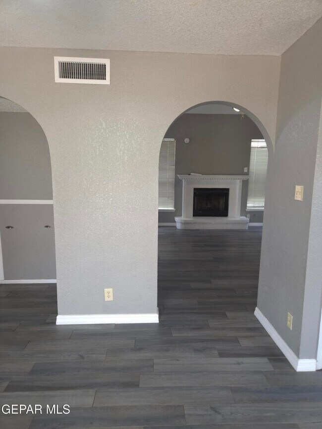 Building Photo - 4629 Loma Grande Dr