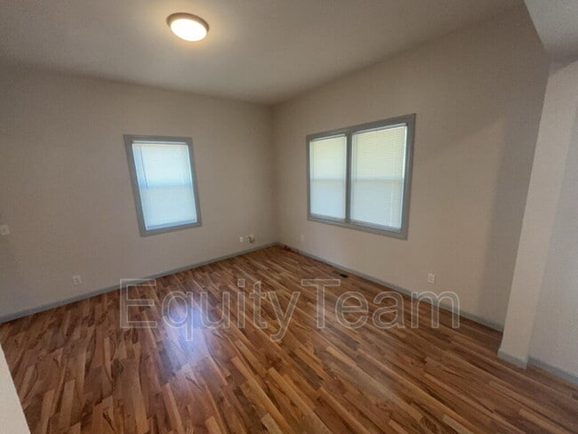 Building Photo - 27 Ferndale Ave