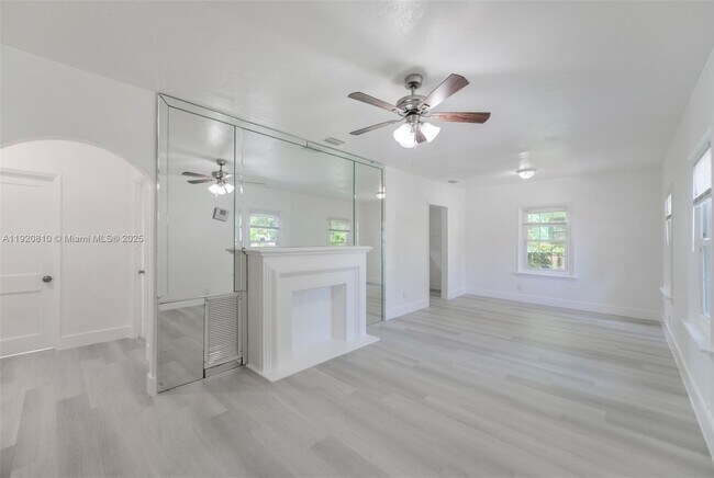 Building Photo - 1250 NW 43rd St