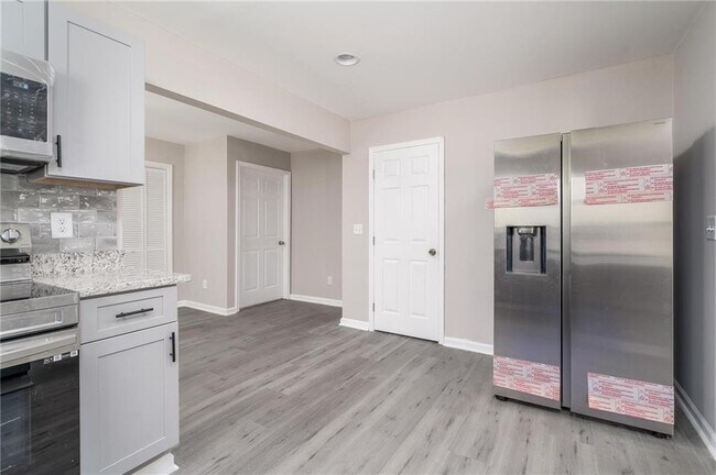 Building Photo - 665 S Eugenia Pl NW