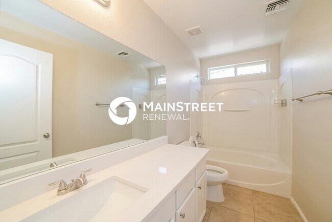 Building Photo - 3 Bedroom Pet-Friendly Home in TOLLESON, AZ with Main Street Renewal
