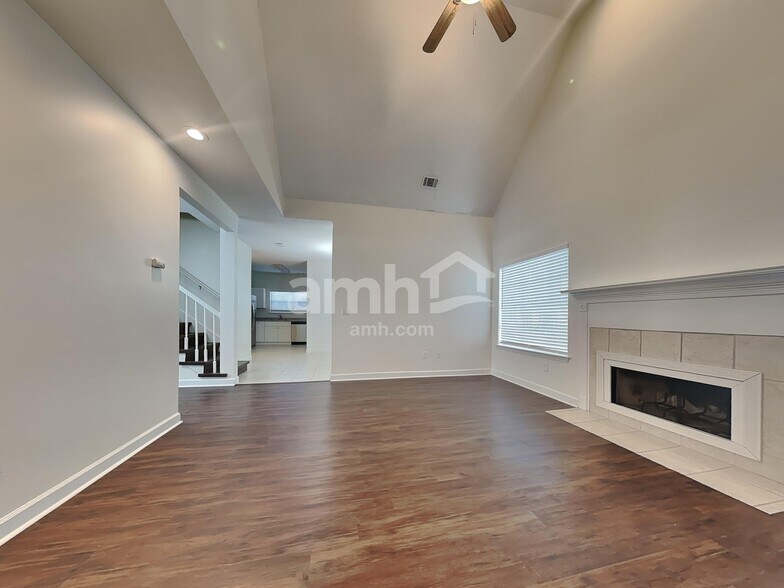 Building Photo - 344 Bristol Way