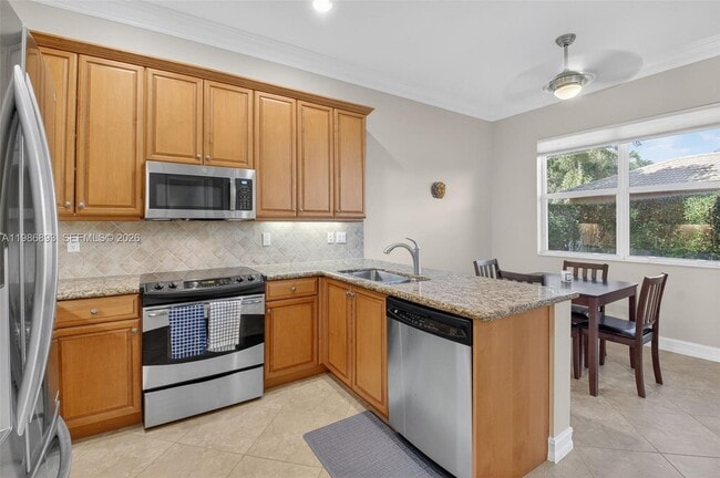 Building Photo - 6833 Watertown Dr