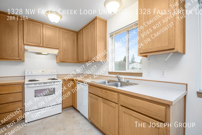 Building Photo - 1328 NW Falls Creek Loop