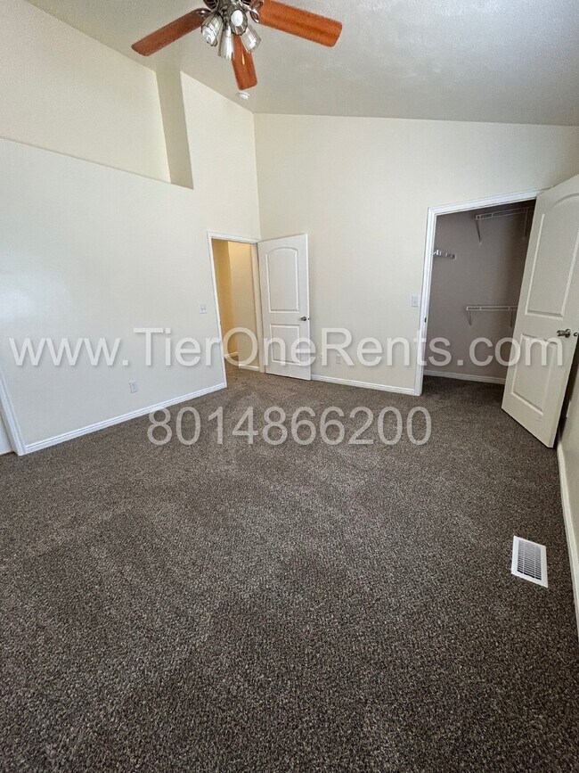 Building Photo - This property offers a NO DEPOSIT option a...