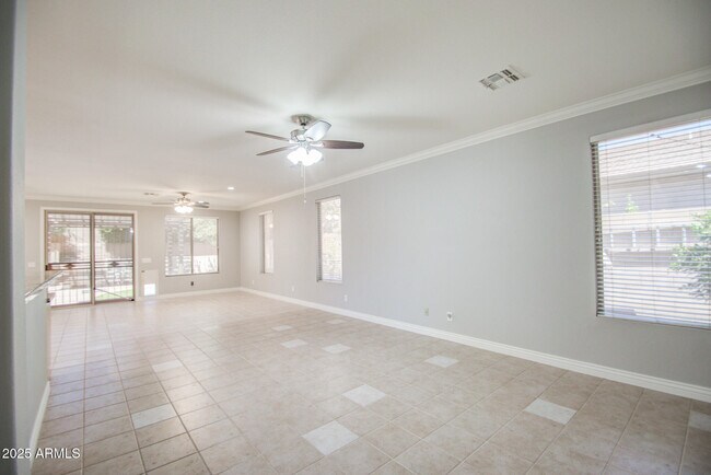Building Photo - 1634 W Windsong Dr