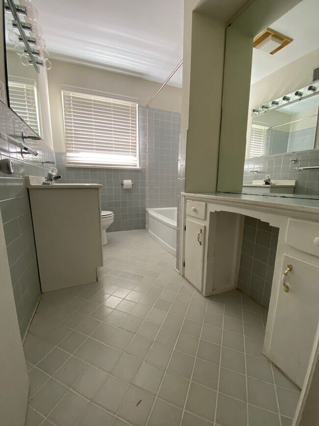 Building Photo - 3 Bed 2 Bath in Phelps Grove