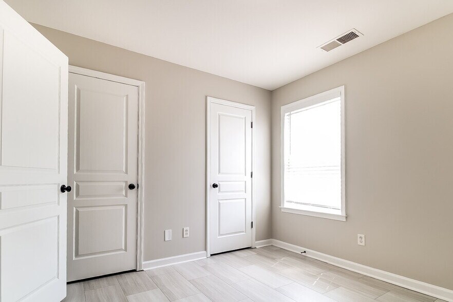 Building Photo - 4298 Arabella Dr