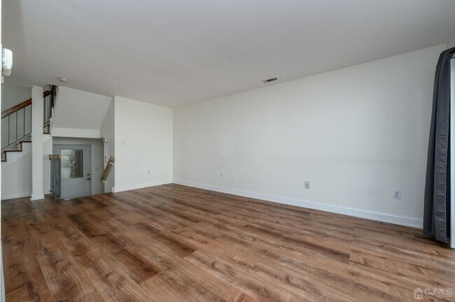 Building Photo - 2902 Madaline Dr