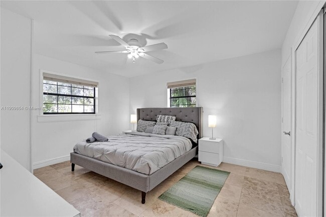 Building Photo - 3338 Taft St