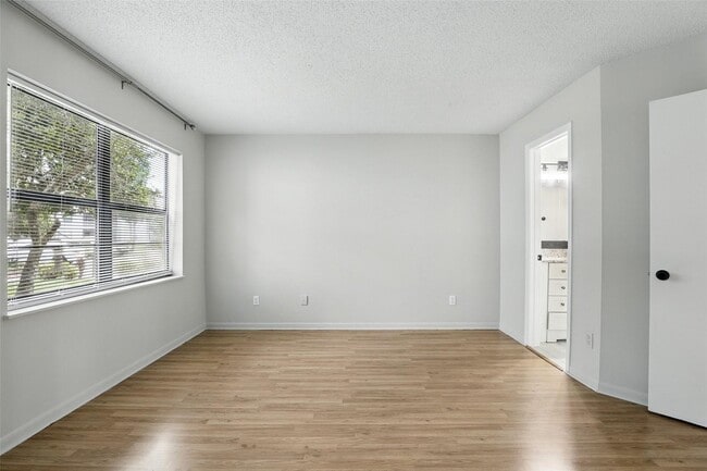 Building Photo - 3966 Atrium Dr