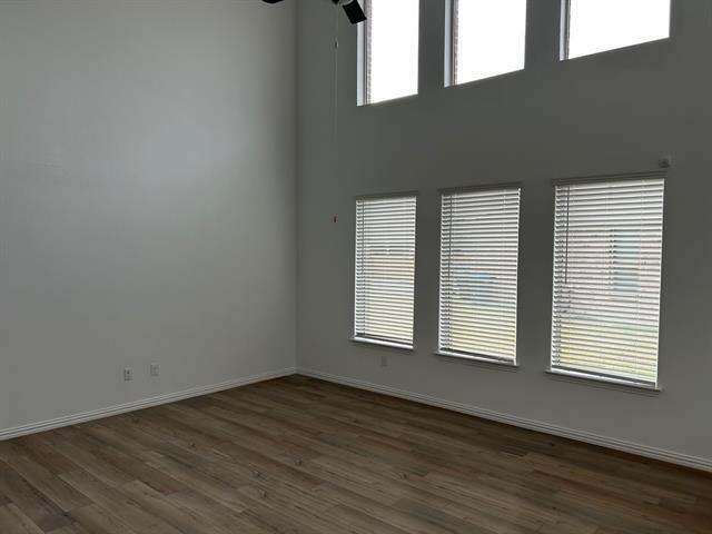 Building Photo - 2517 Maplehurst Dr