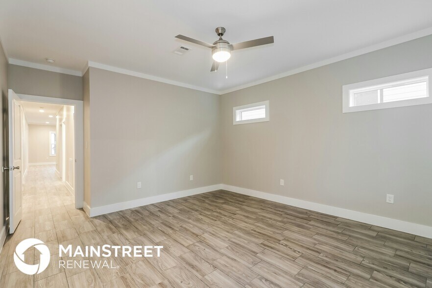 Building Photo - 8219 Crestview Dr