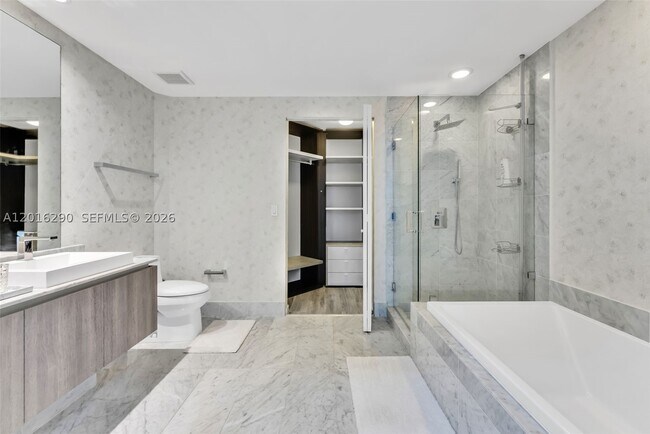 Building Photo - 801 S Miami Ave
