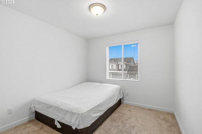 Building Photo - Stunning 3 Bedroom with Bonus Room | Solar Panels, Stainless Steel Appliances & Fenced Backyard