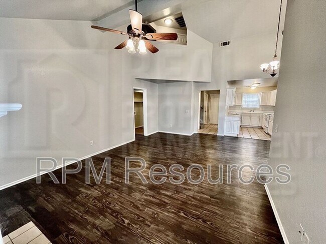 Building Photo - 307 Colony Dr