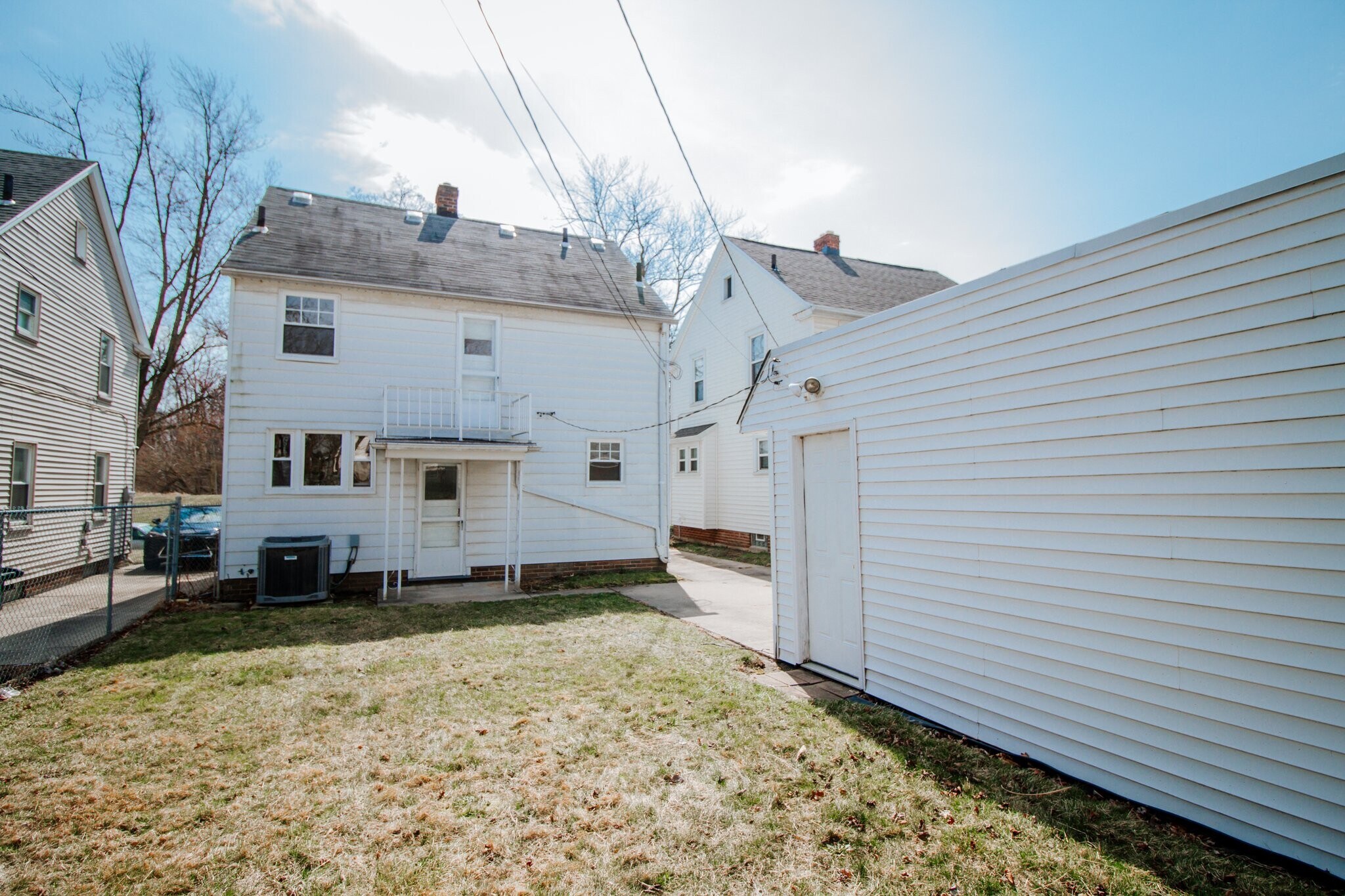 Building Photo - 2032 Glencove Dr