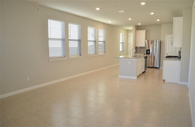 Building Photo - 148 McFarland St