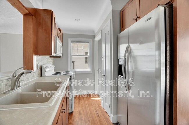 Building Photo - 1405 15th Ave