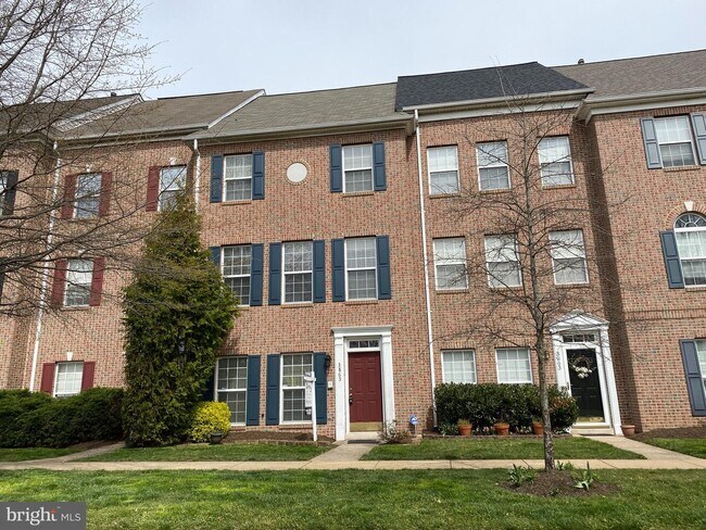Building Photo - 3865 Eisenhower Ave