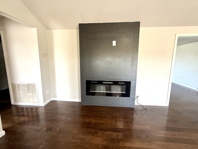 Building Photo - 5566 OK-199