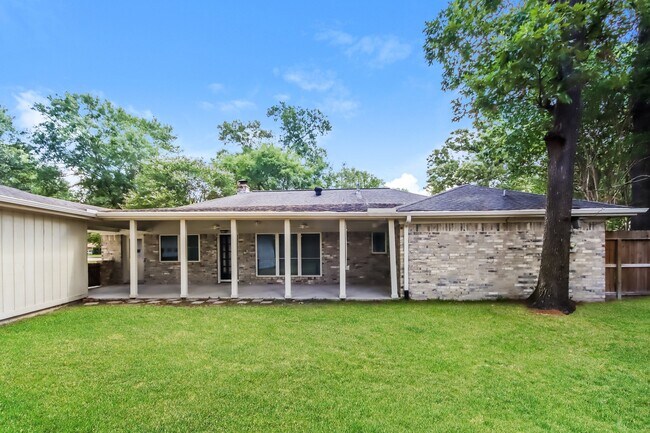 Building Photo - 26715 Westwood Dr