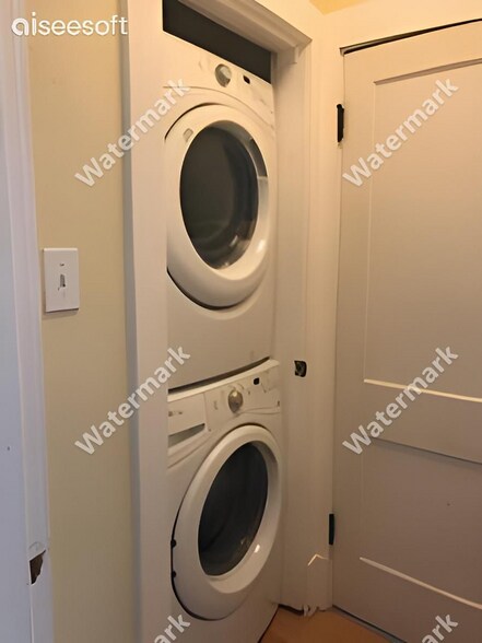 Building Photo - 5335 42nd Pl NW