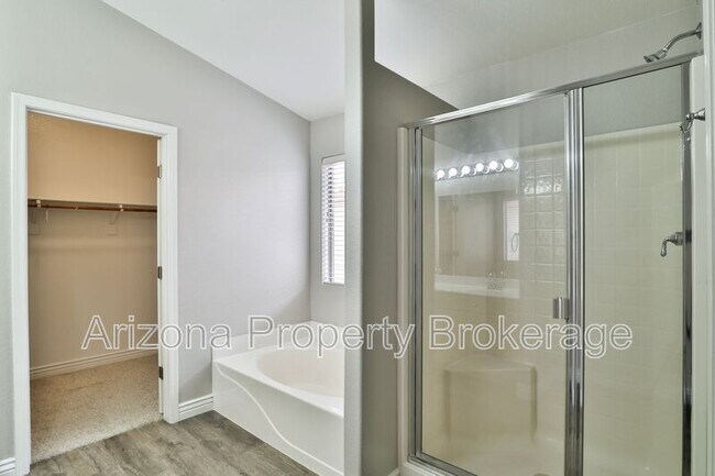 Building Photo - 451 E Appaloosa Rd