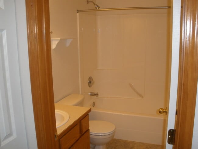 Building Photo - Must See!!!