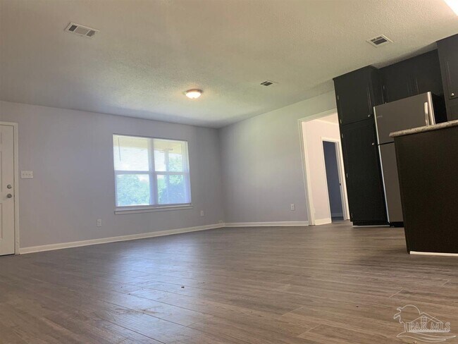 Building Photo - 9460 Darlene Cir