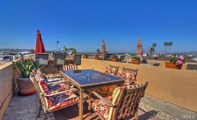 Building Photo - Vacation Rental on Balboa Peninsula