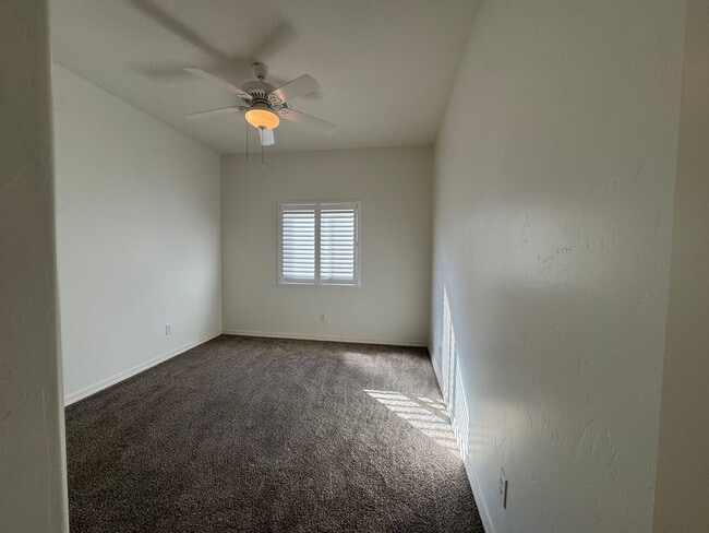 Building Photo - 3BR,2BS Custom home w/3 Car-Boat Deep Garage-Target shopping area