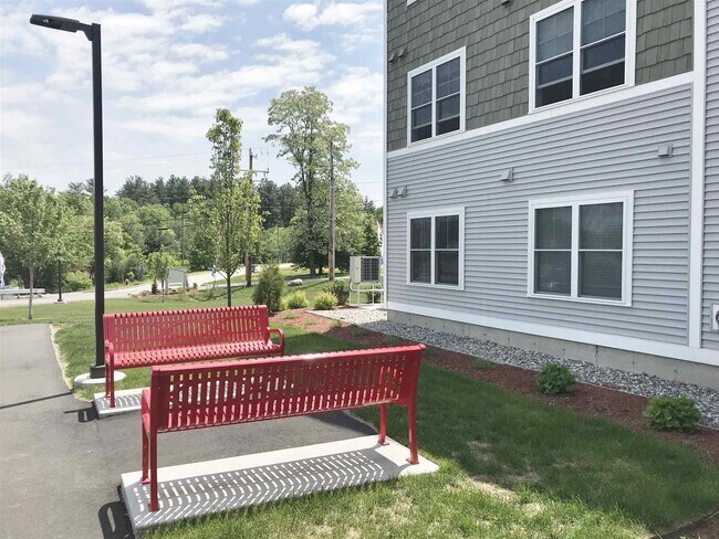 Building Photo - 10 E Ridge Dr