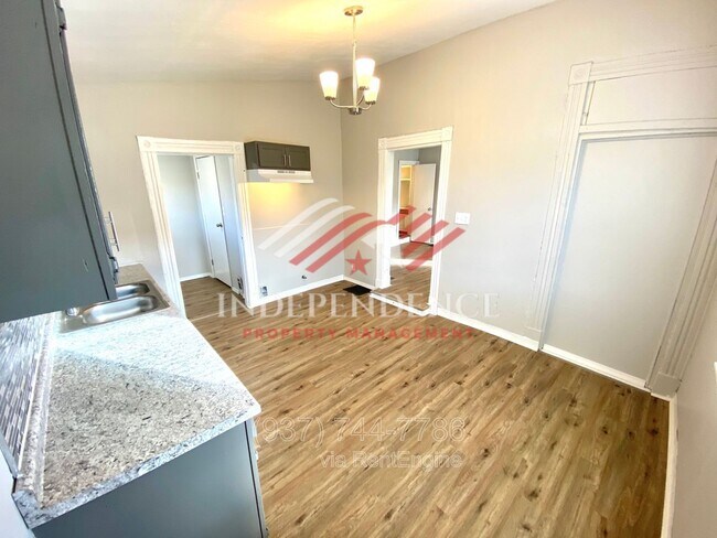 Building Photo - 906 Vine St