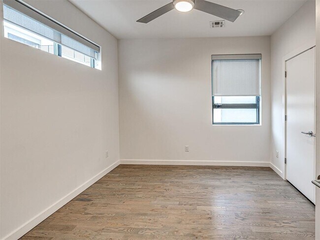 Building Photo - 825 NW 6th St