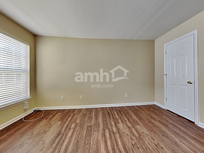 Building Photo - 11016 Treebranch Dr