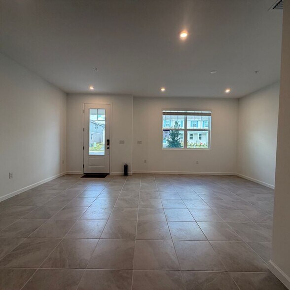 Building Photo - 3276 Gardenia Reserve St