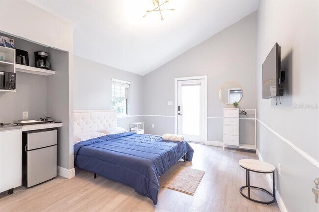 Building Photo - 4317 E Regnas Ave