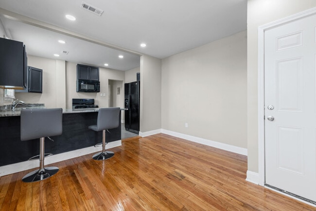 Building Photo - 13496 Hazelridge St