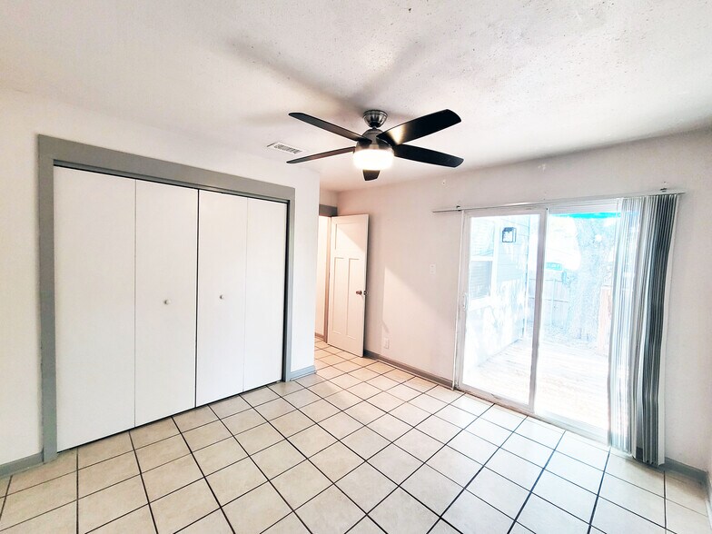 Building Photo - 920 Sirocco Dr