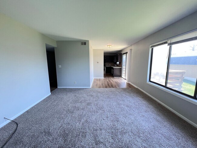 Building Photo - 01050 - Ardmore 2610-2612