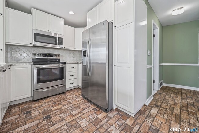 Building Photo - 33 Harland Ave