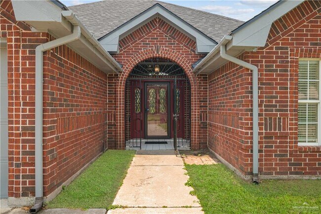Building Photo - 26 Flamingo Ave